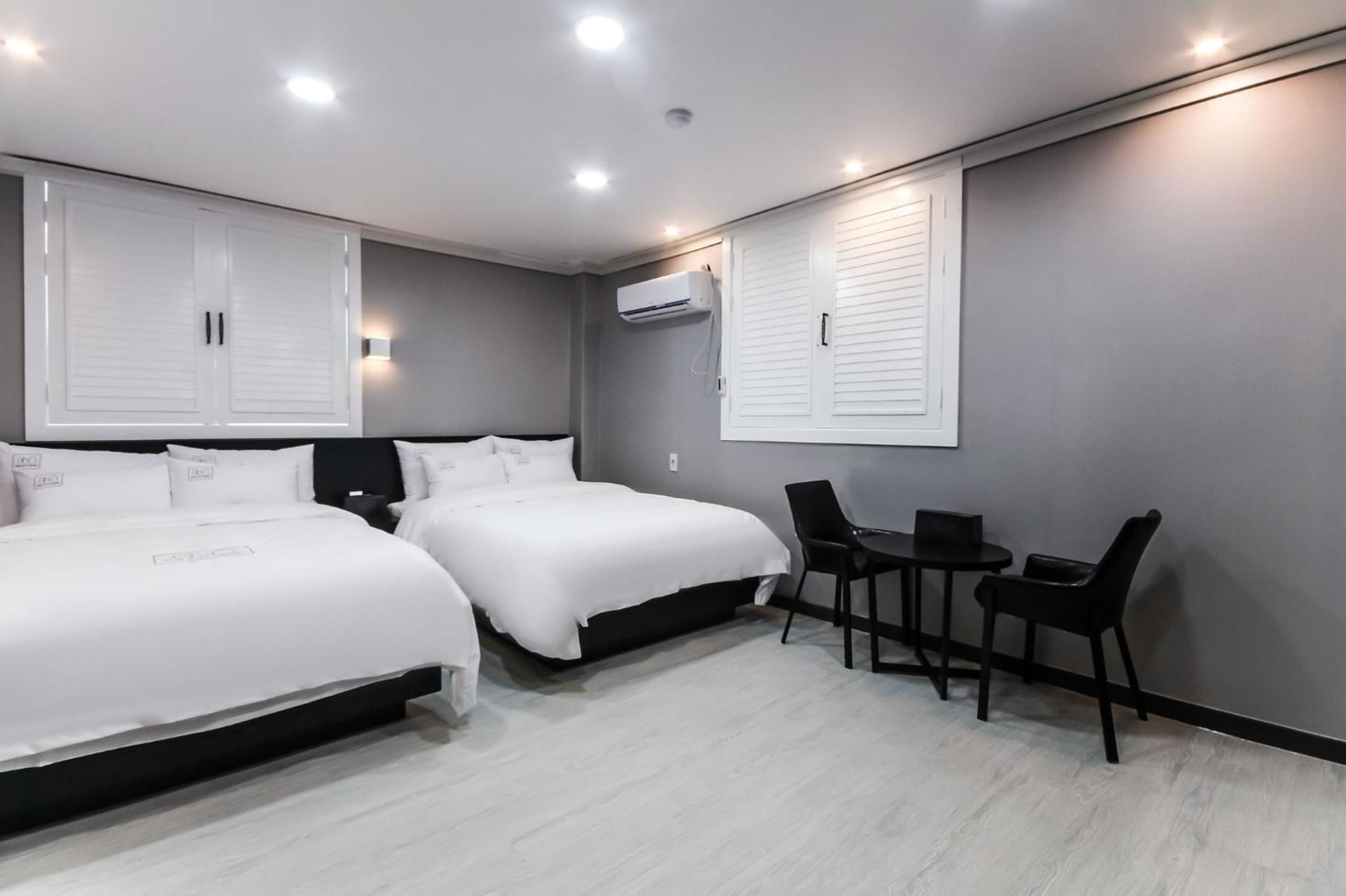 Hotel The City Gwangju Metropolitan City Exteriör bild