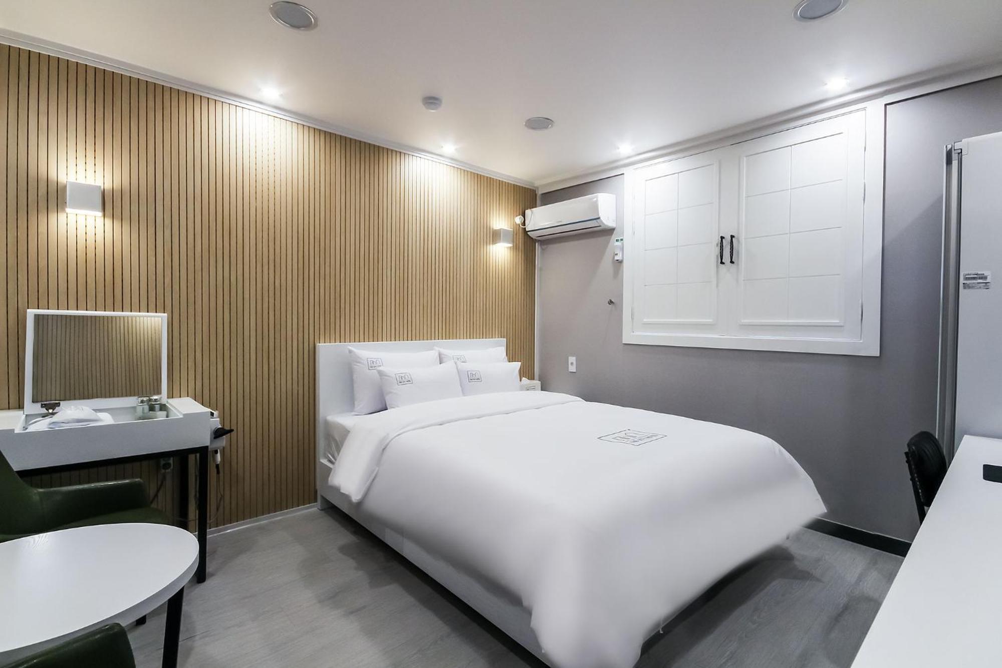Hotel The City Gwangju Metropolitan City Exteriör bild